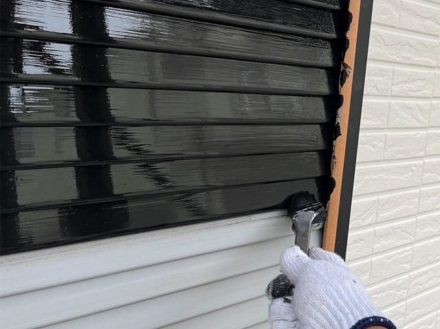 稲美町のシャッター中塗り